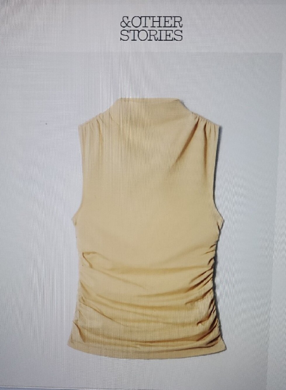 Sleeveless Mock-Neck Top light yellow - Picture 1 of 6